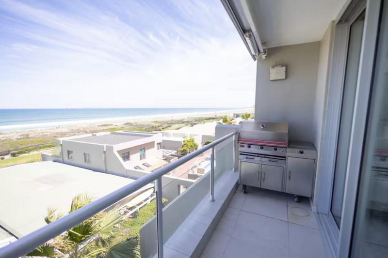 To Let 2 Bedroom Property for Rent in Dolphin Beach Western Cape